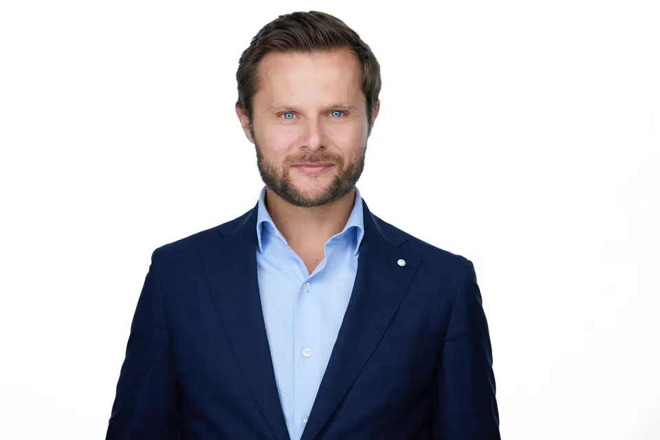 Business headshot, Edmonton studio