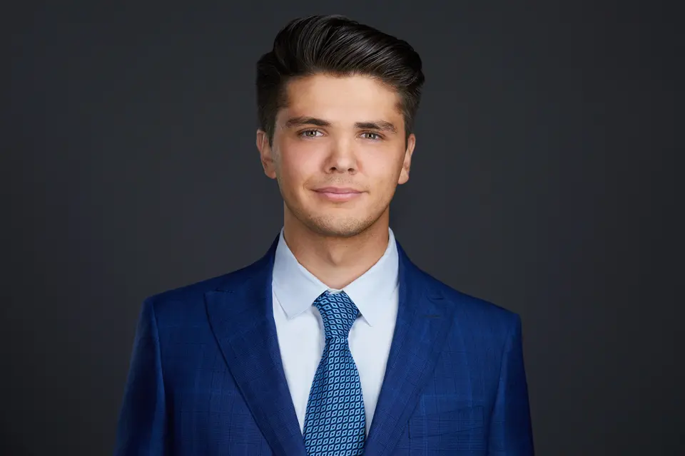 Business headshot, Edmonton studio