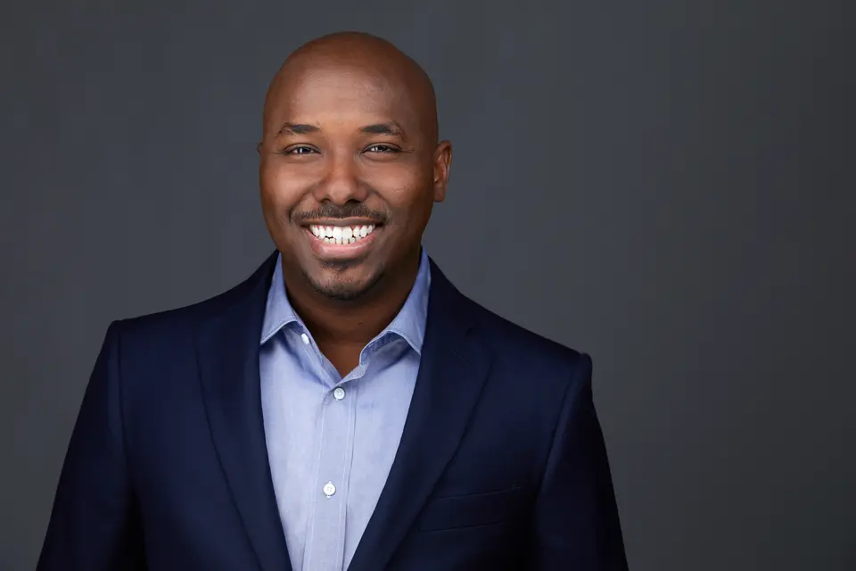 Business headshot, Edmonton studio